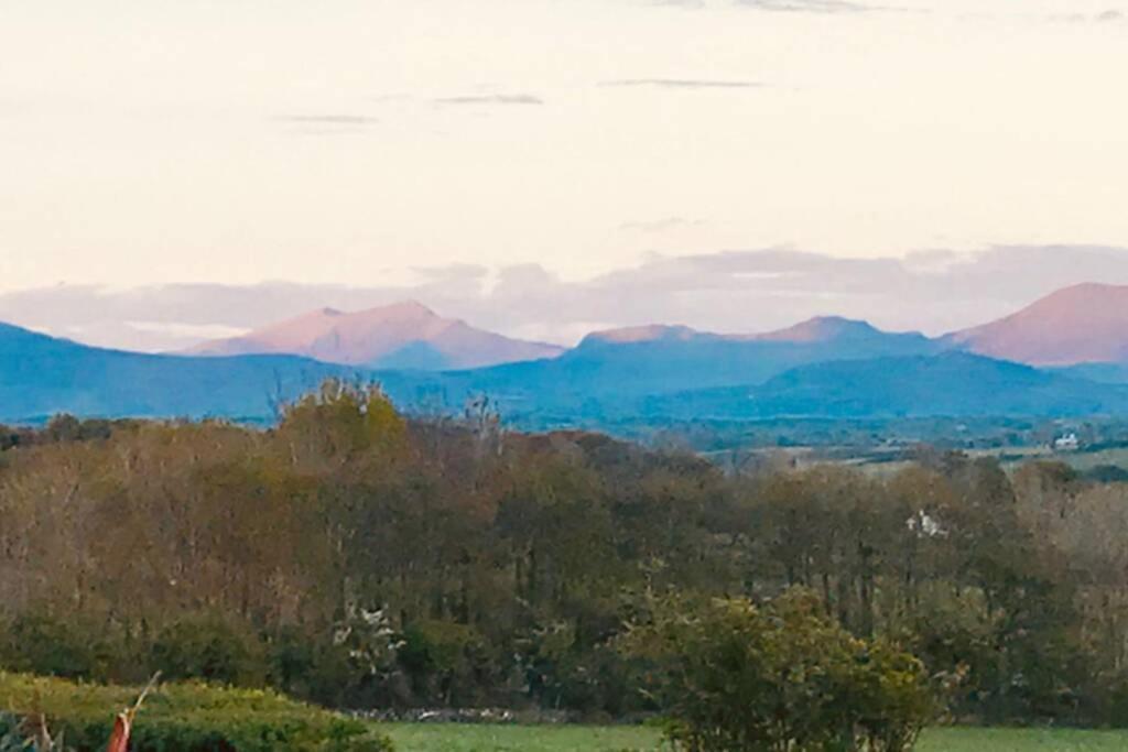 Snowdon Bay - North Wales - Stunning Llyn Peninsula Mountain & Ocean Views - Wilde Retreats Villa Pwllheli Luaran gambar